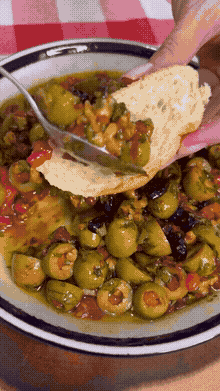 Салат с оливками