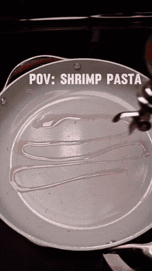 Лингвини с креветками и помидорами черри